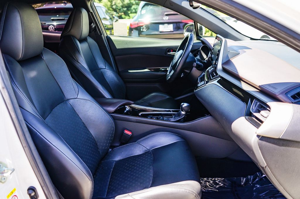 Thumbnail: 2019 Toyota C-HR - 9