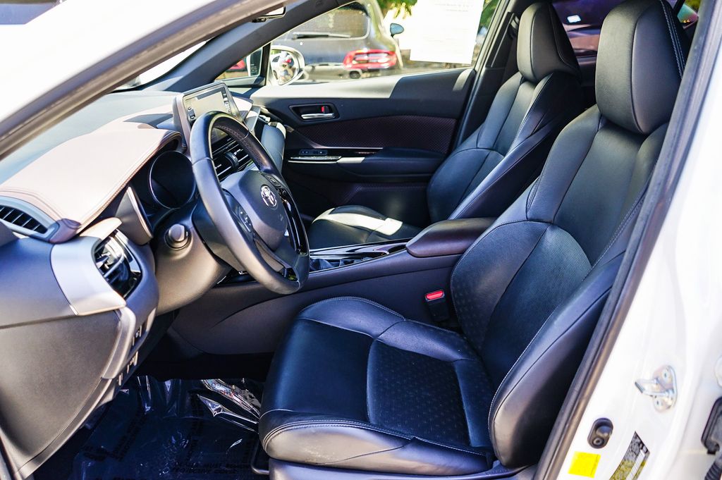 Thumbnail: 2019 Toyota C-HR - 10