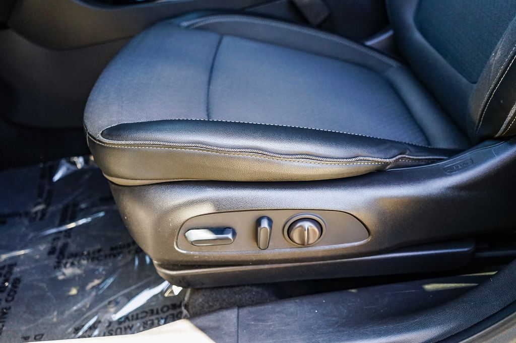 Thumbnail: 2023 Buick Encore GX - 24