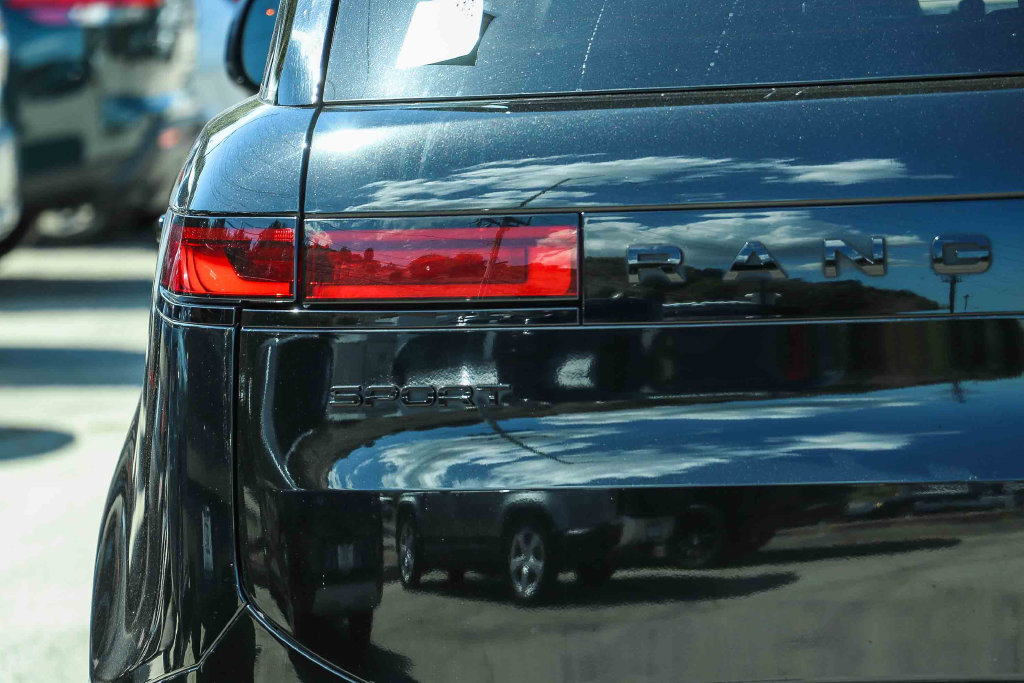 Thumbnail: 2023 Land Rover Range Rover Sport - 19