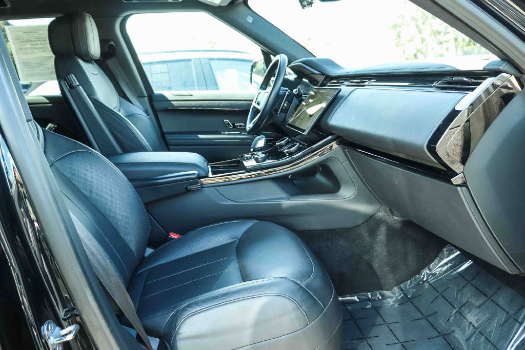 Thumbnail: 2023 Land Rover Range Rover Sport - 8