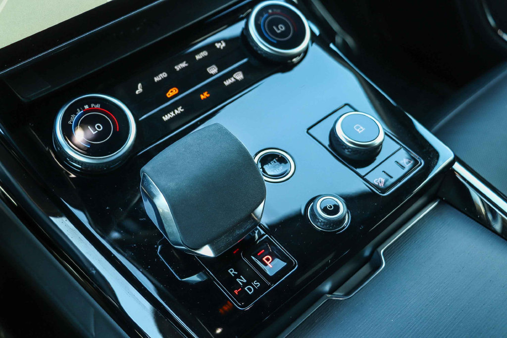 Thumbnail: 2023 Land Rover Range Rover Sport - 12