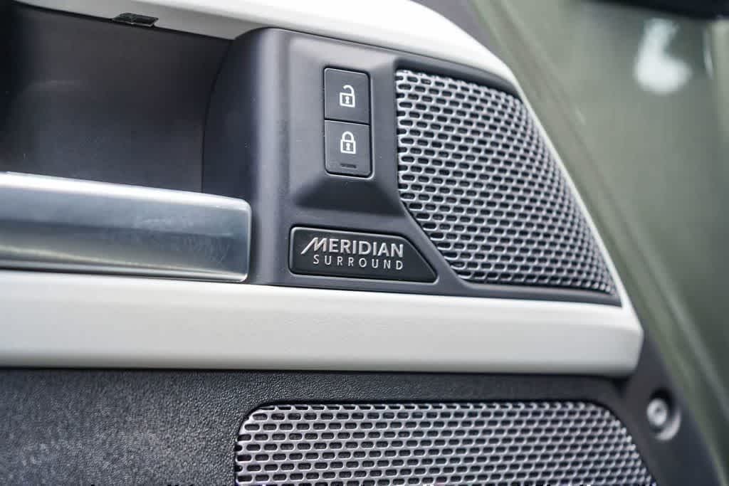Thumbnail: 2023 Land Rover Defender - 26