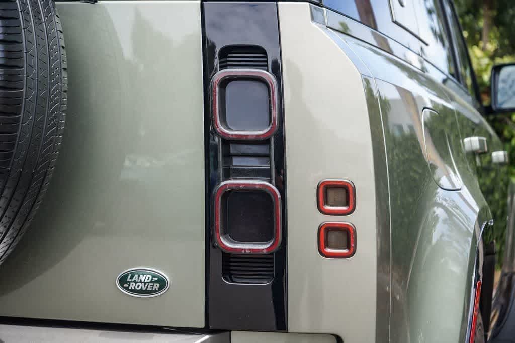 Thumbnail: 2023 Land Rover Defender - 19