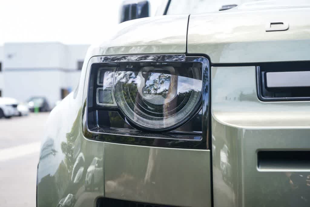 Thumbnail: 2023 Land Rover Defender - 21