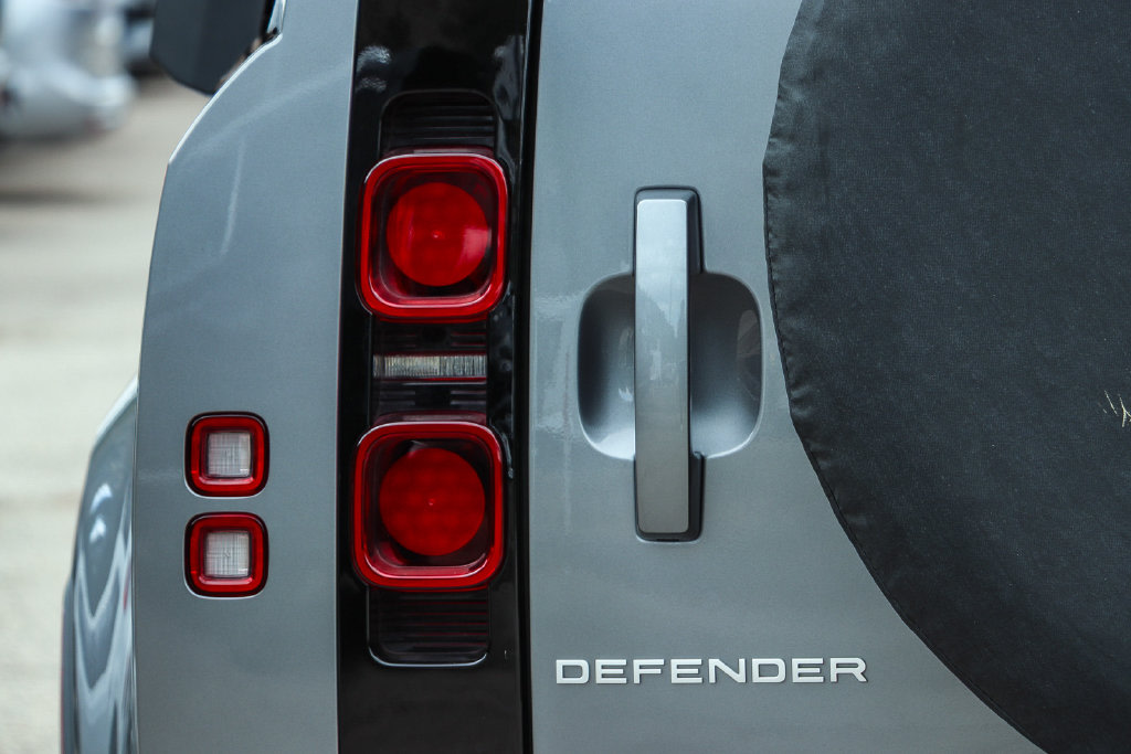 Thumbnail: 2024 Land Rover Defender - 20