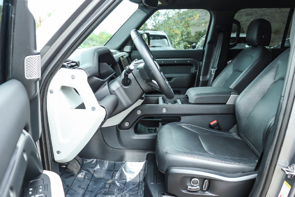 Thumbnail: 2024 Land Rover Defender - 10