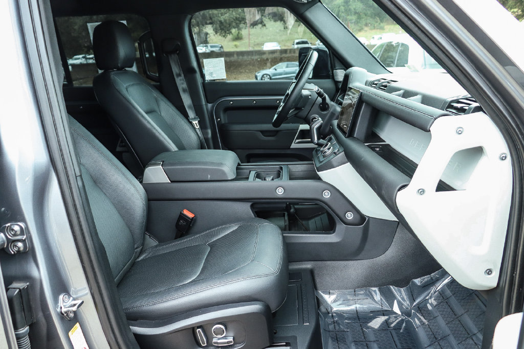 Thumbnail: 2024 Land Rover Defender - 9