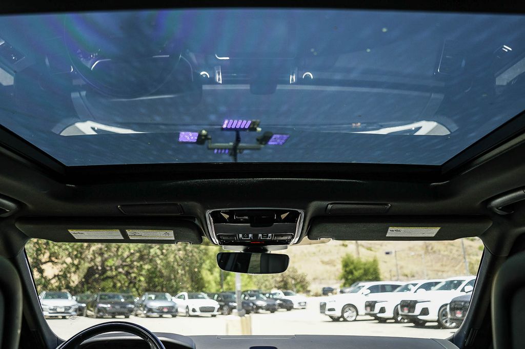 Thumbnail: 2022 Land Rover Range Rover Sport - 23