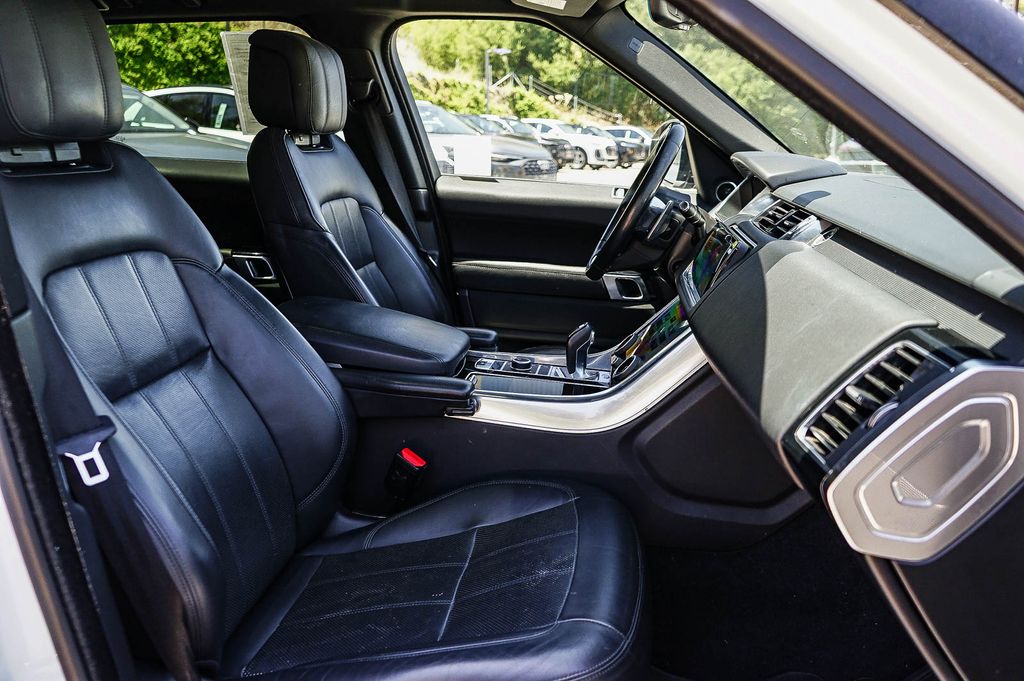 Thumbnail: 2022 Land Rover Range Rover Sport - 10