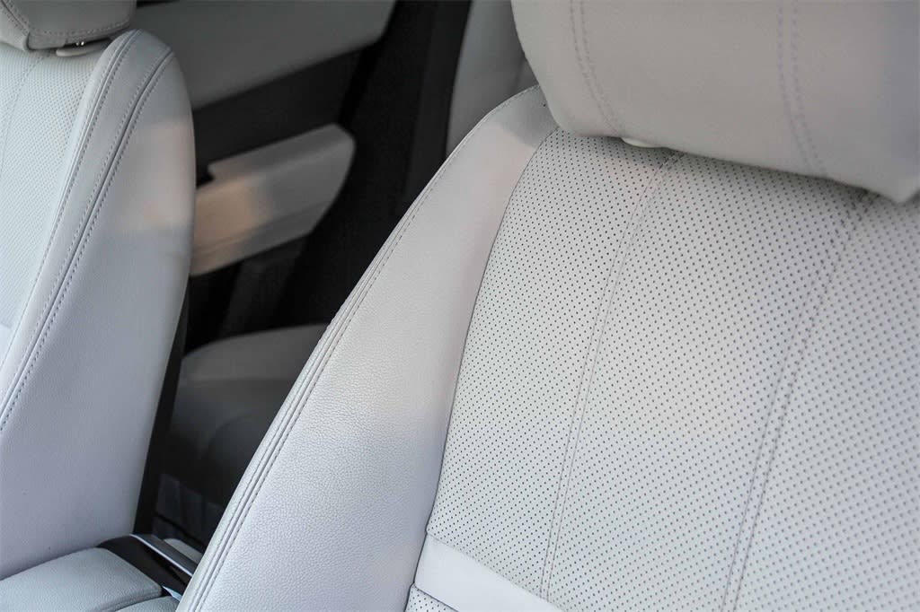 Thumbnail: 2021 Land Rover Range Rover Velar - 28