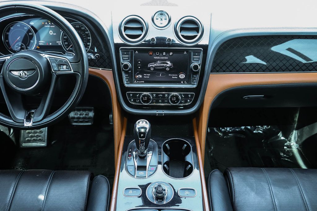 Thumbnail: 2020 Bentley Bentayga - 2