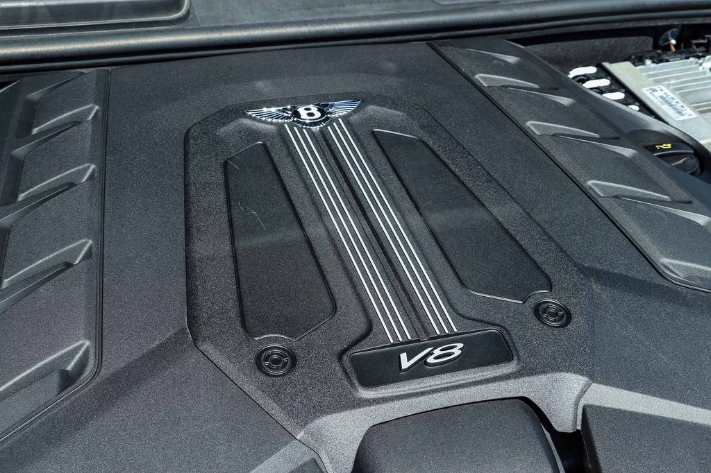 Thumbnail: 2020 Bentley Bentayga - 31