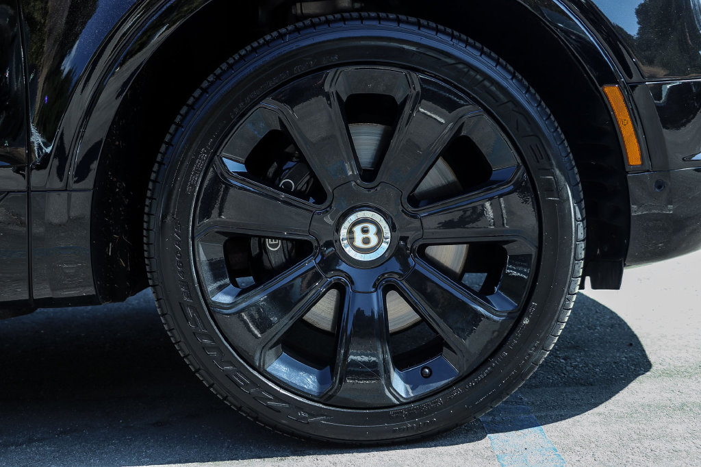 Thumbnail: 2020 Bentley Bentayga - 26