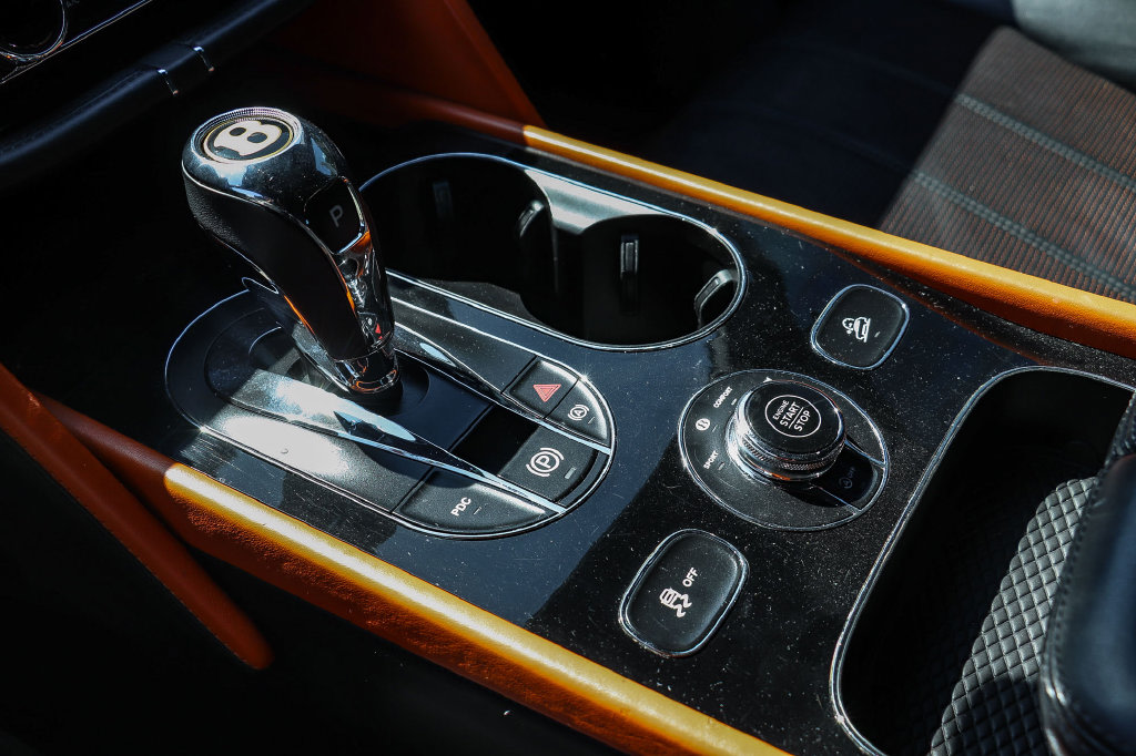 Thumbnail: 2020 Bentley Bentayga - 36