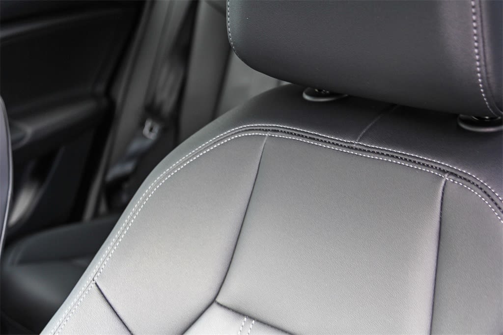 Thumbnail: 2025 Audi Q6 e-tron - 21