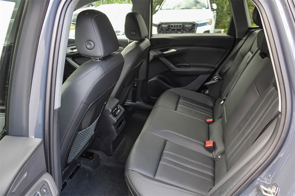 Thumbnail: 2025 Audi Q6 e-tron - 9