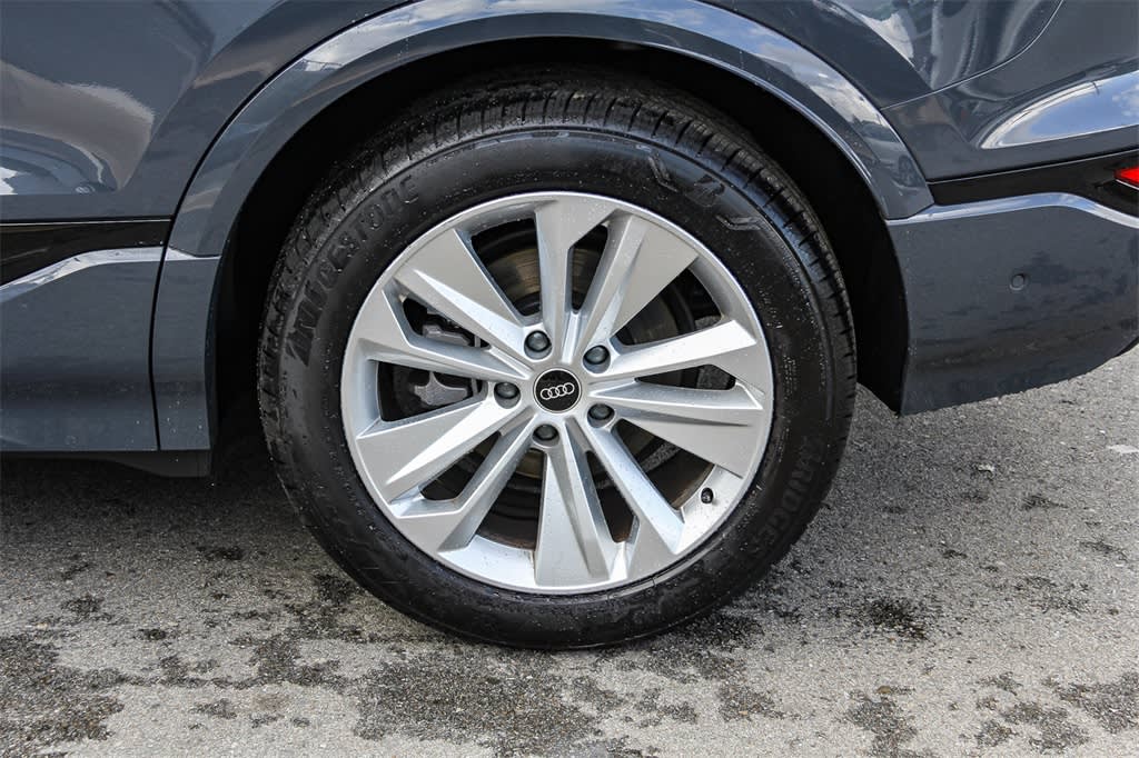 Thumbnail: 2025 Audi Q6 e-tron - 6