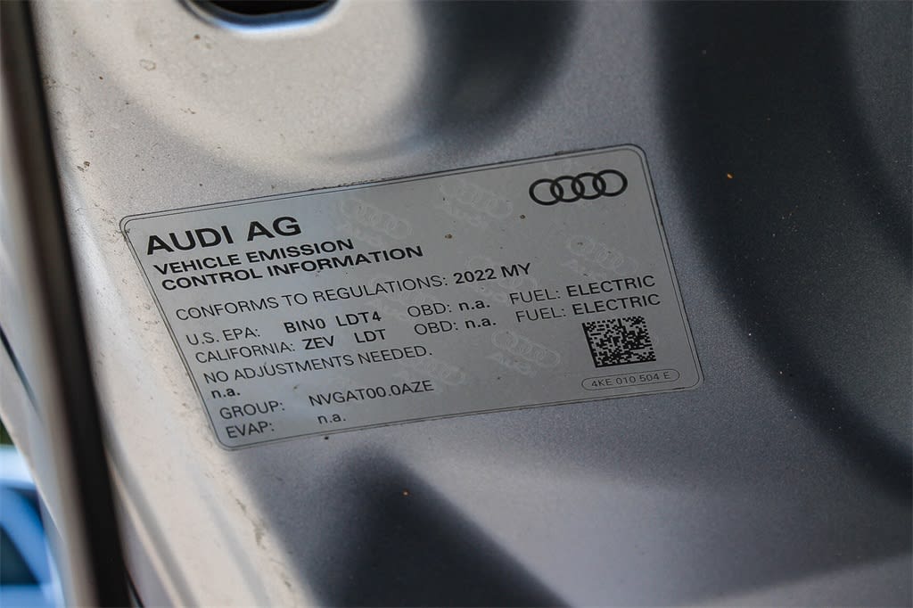 2022 Audi e-tron Premium 16
