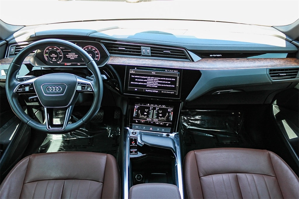 2022 Audi e-tron Premium 2