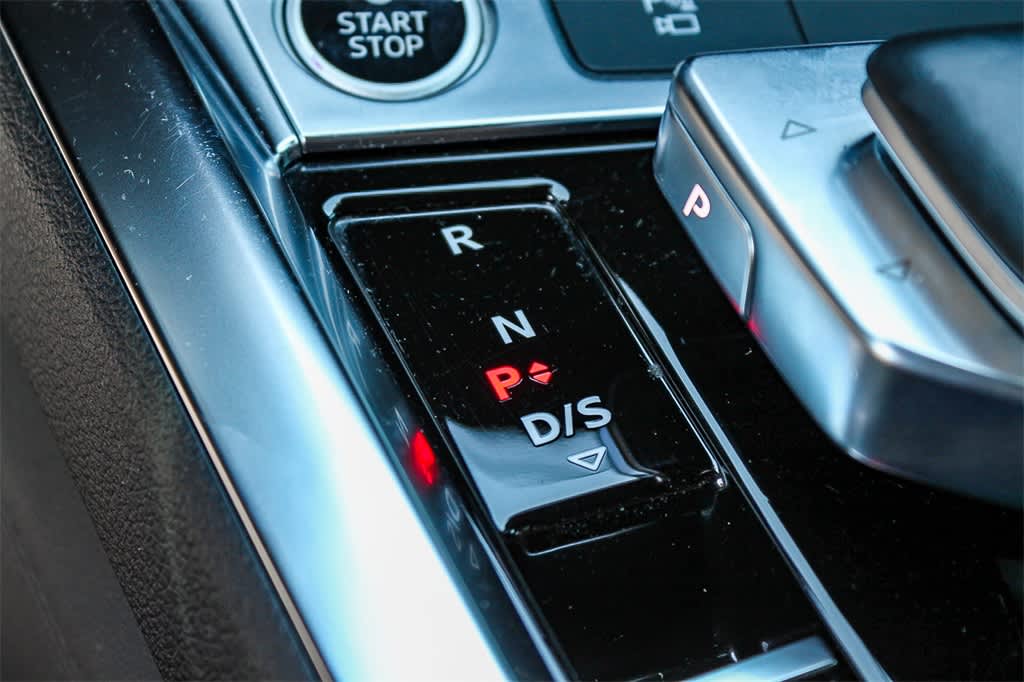 2022 Audi e-tron Premium 13