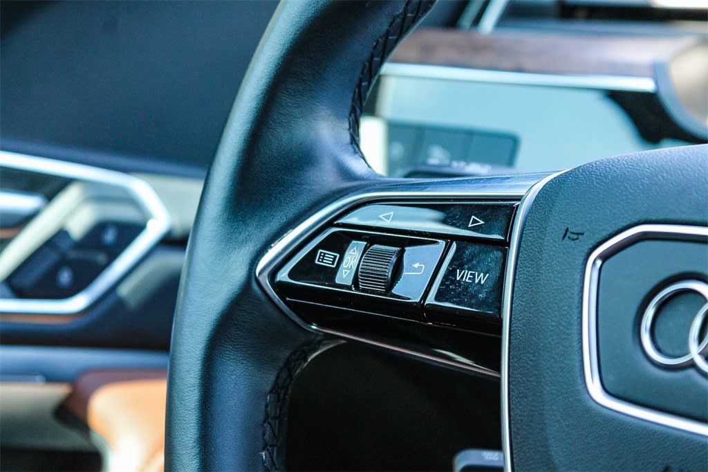 2022 Audi e-tron Premium 23