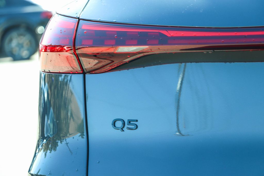Thumbnail: 2025 Audi Q5 - 21