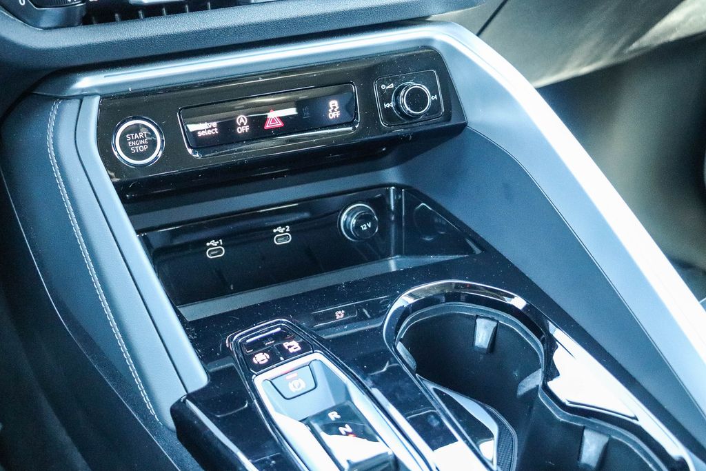 Thumbnail: 2025 Audi Q5 - 26
