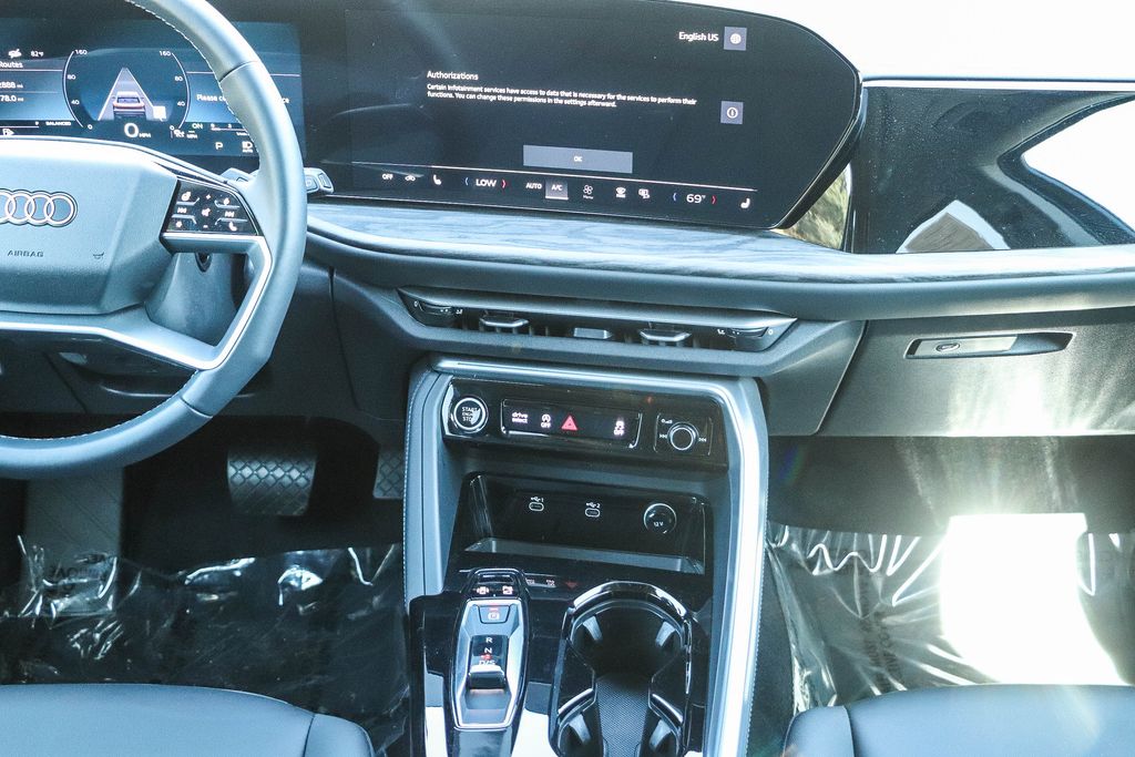 Thumbnail: 2025 Audi Q5 - 8