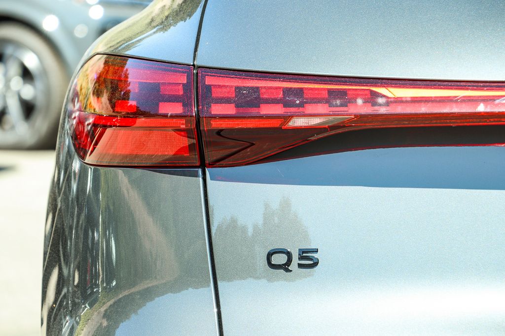 Thumbnail: 2025 Audi Q5 - 20