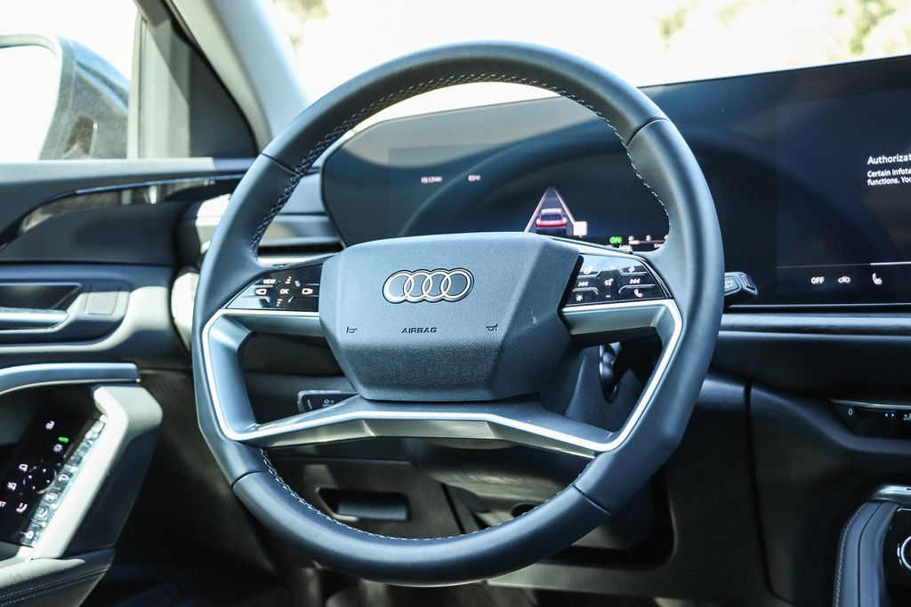 Thumbnail: 2025 Audi Q5 - 13