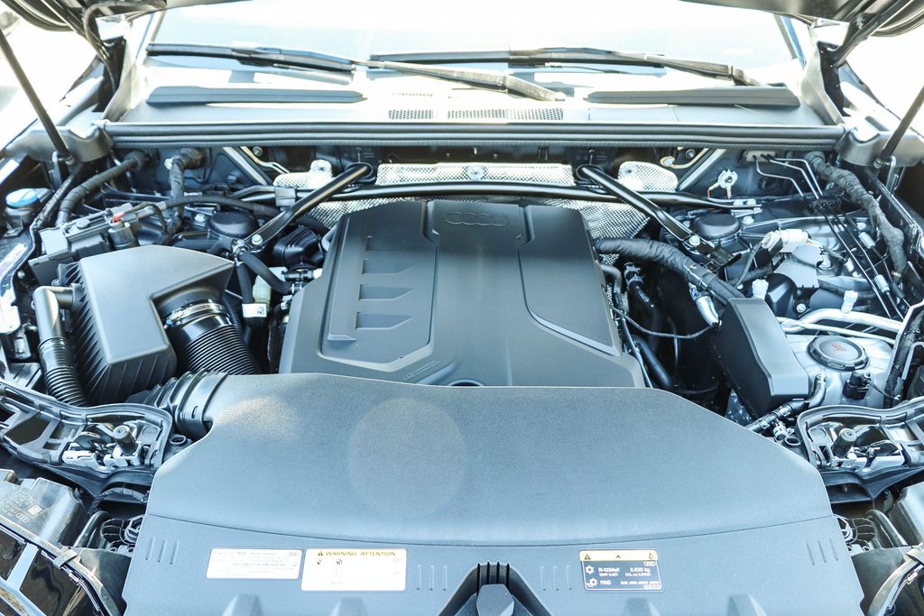 Thumbnail: 2025 Audi Q5 - 8
