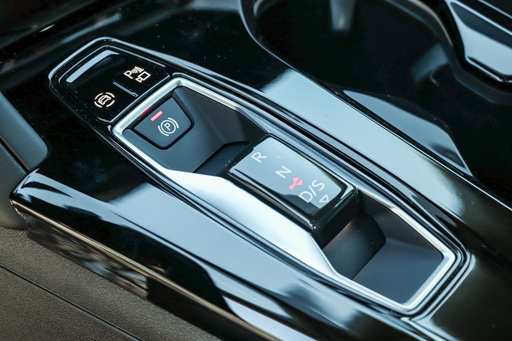 Thumbnail: 2025 Audi Q5 - 6