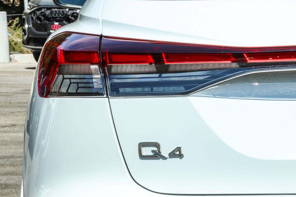 Thumbnail: 2023 Audi Q4 e-tron - 19