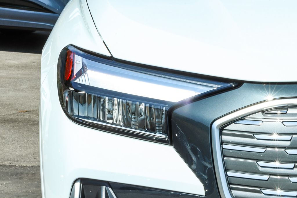 Thumbnail: 2023 Audi Q4 e-tron - 20