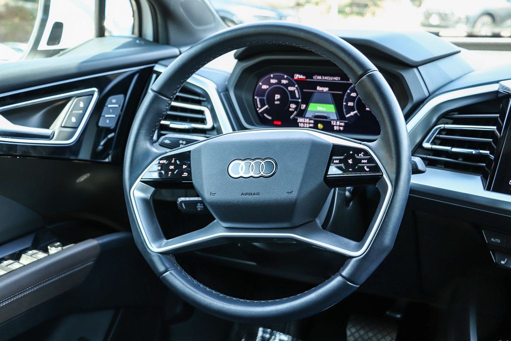 Thumbnail: 2023 Audi Q4 e-tron - 11