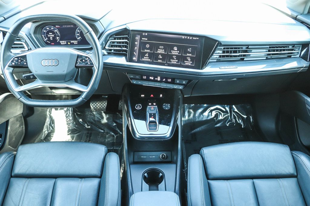Thumbnail: 2023 Audi Q4 e-tron - 2