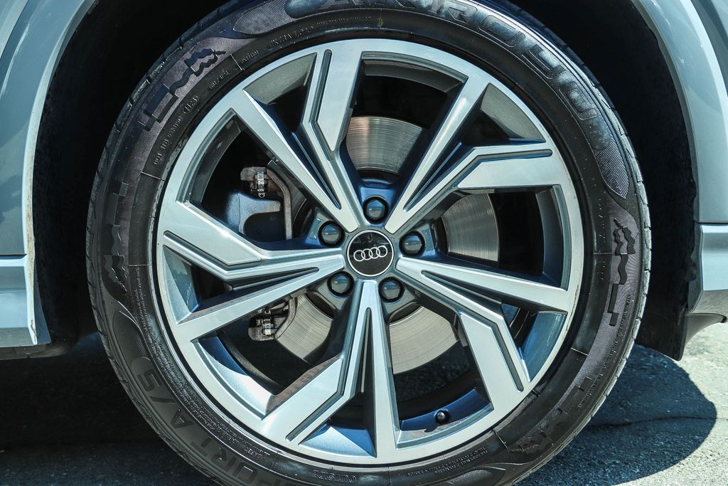 Thumbnail: 2023 Audi Q4 e-tron - 7