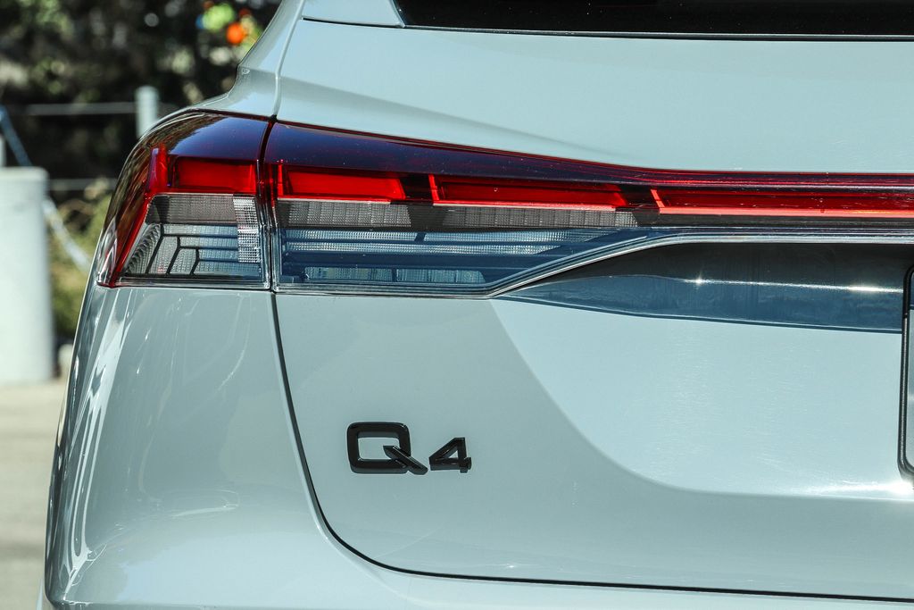 Thumbnail: 2023 Audi Q4 e-tron - 6
