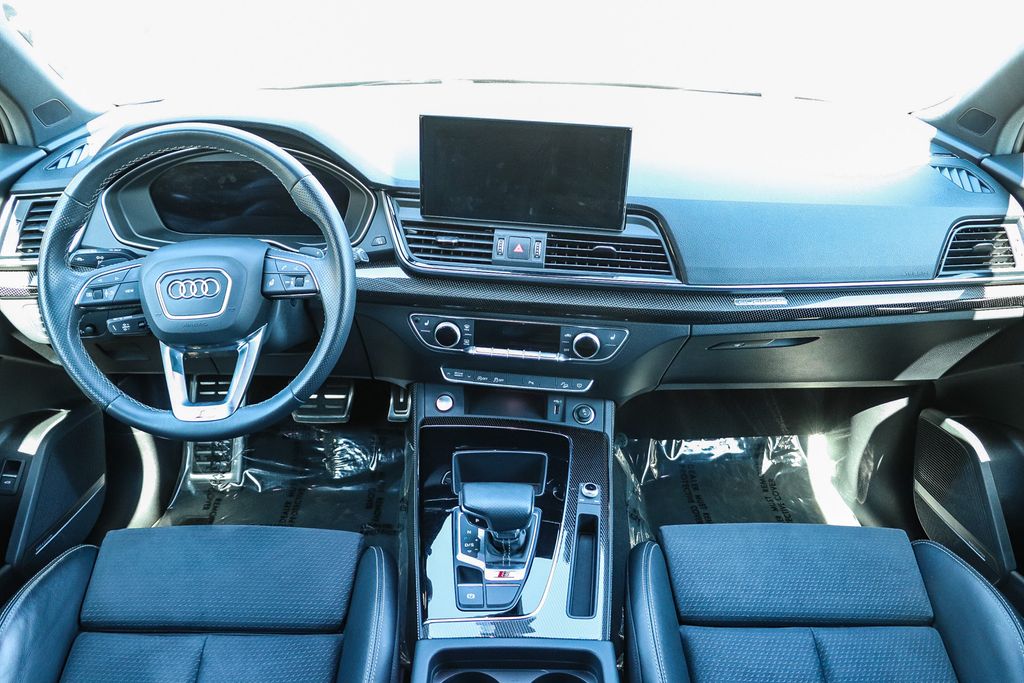 Thumbnail: 2023 Audi SQ5 - 2