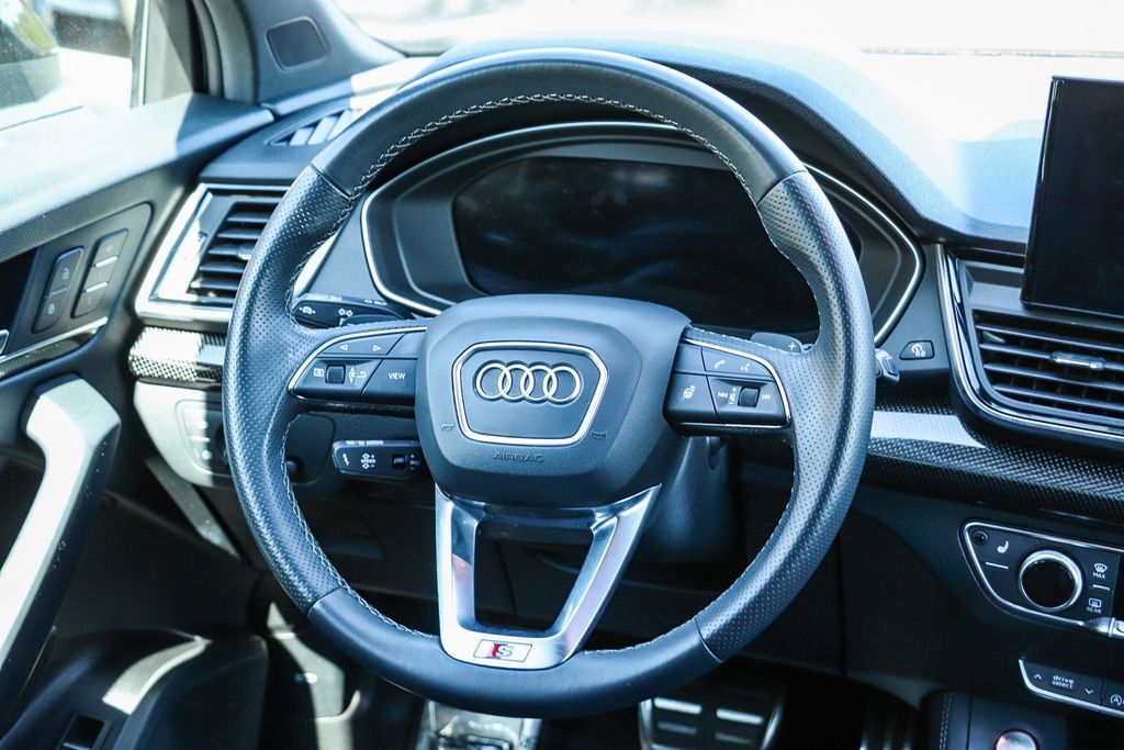 Thumbnail: 2023 Audi SQ5 - 13