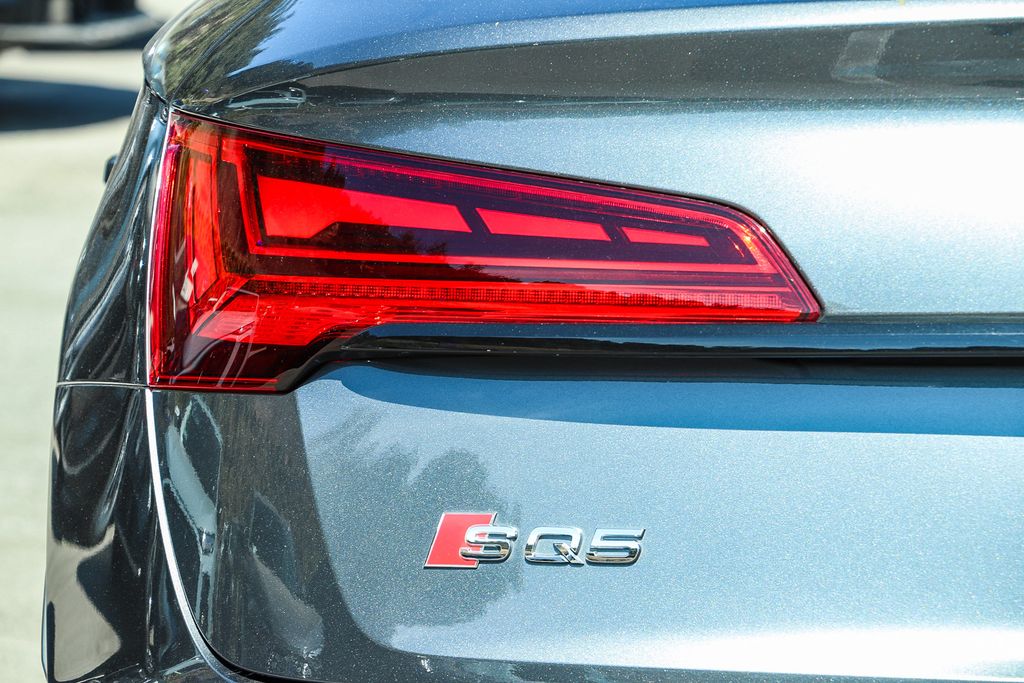 Thumbnail: 2023 Audi SQ5 - 21