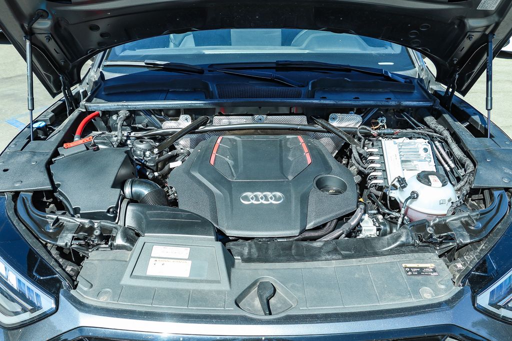 Thumbnail: 2023 Audi SQ5 - 8