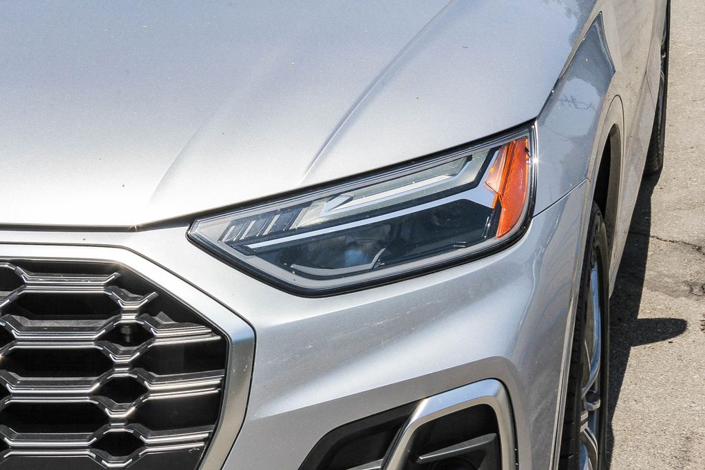 Thumbnail: 2022 Audi SQ5 - 19