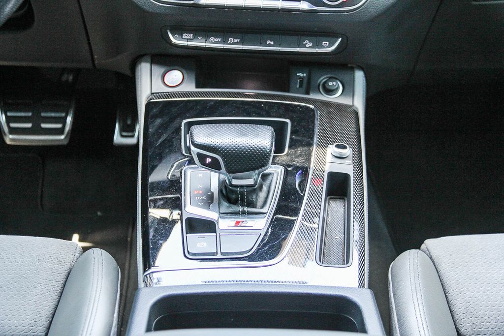 Thumbnail: 2022 Audi SQ5 - 13