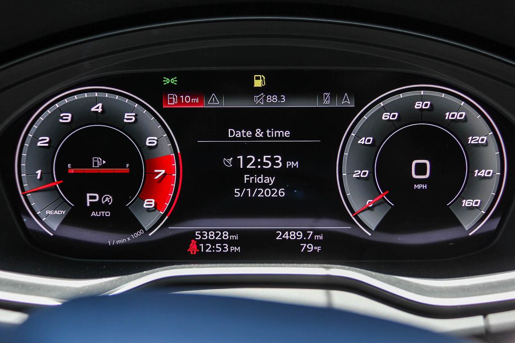 Thumbnail: 2022 Audi SQ5 - 14