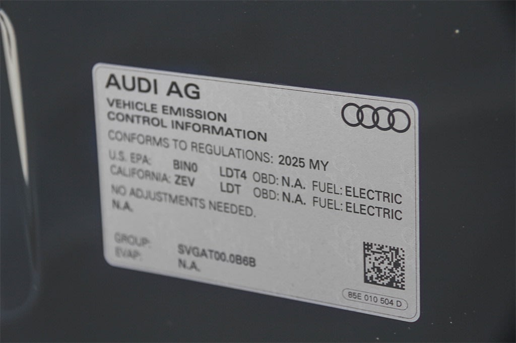 Thumbnail: 2025 Audi Q6 e-tron - 15
