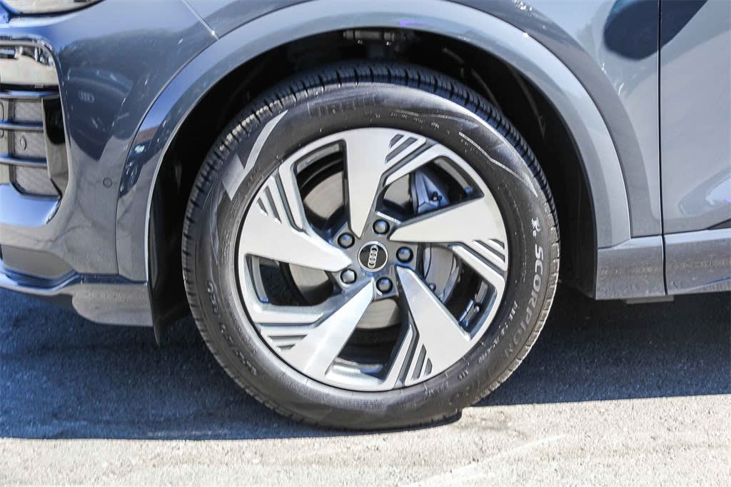 Thumbnail: 2025 Audi Q6 e-tron - 7