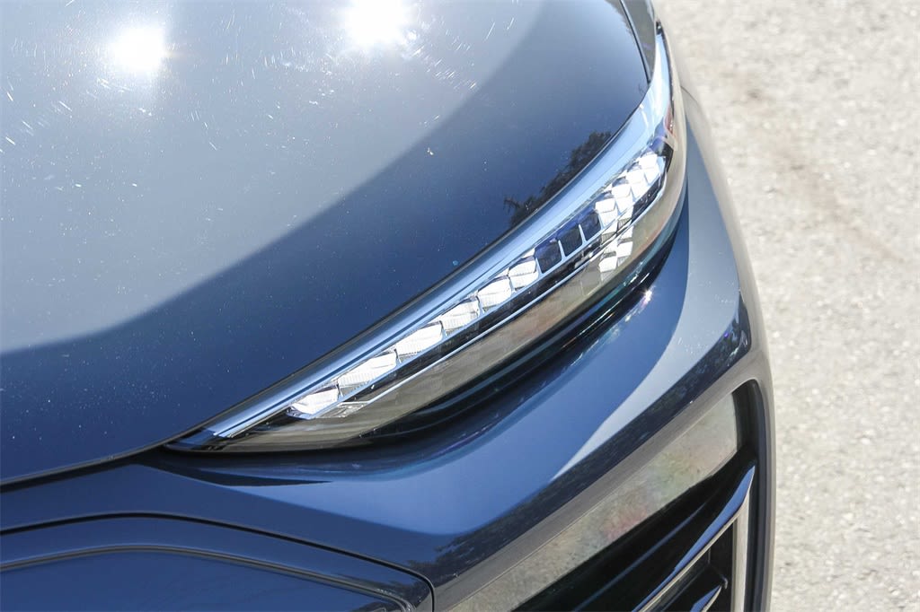 Thumbnail: 2025 Audi Q6 e-tron - 6