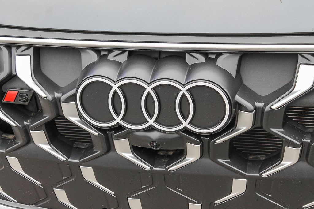 Thumbnail: 2025 Audi SQ5 - 6